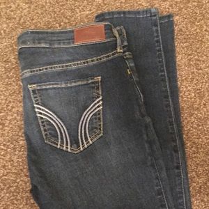 Hollister 7L Low rise super skinny jeans.